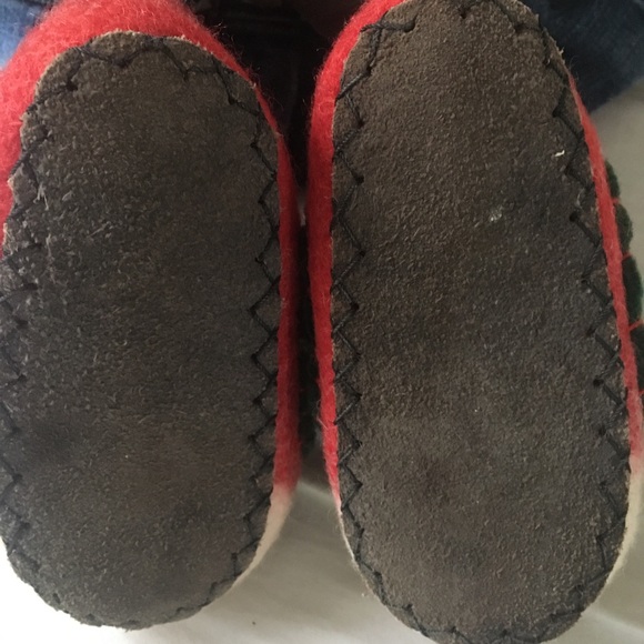 Wool reindeer slippers - Picture 2 of 2